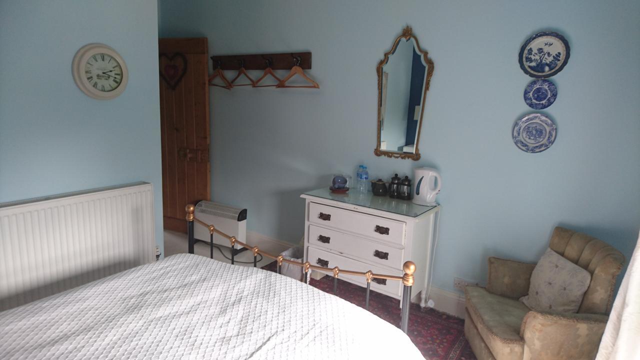 Middle Mill Bed and Breakfast Kidwelly Exteriör bild