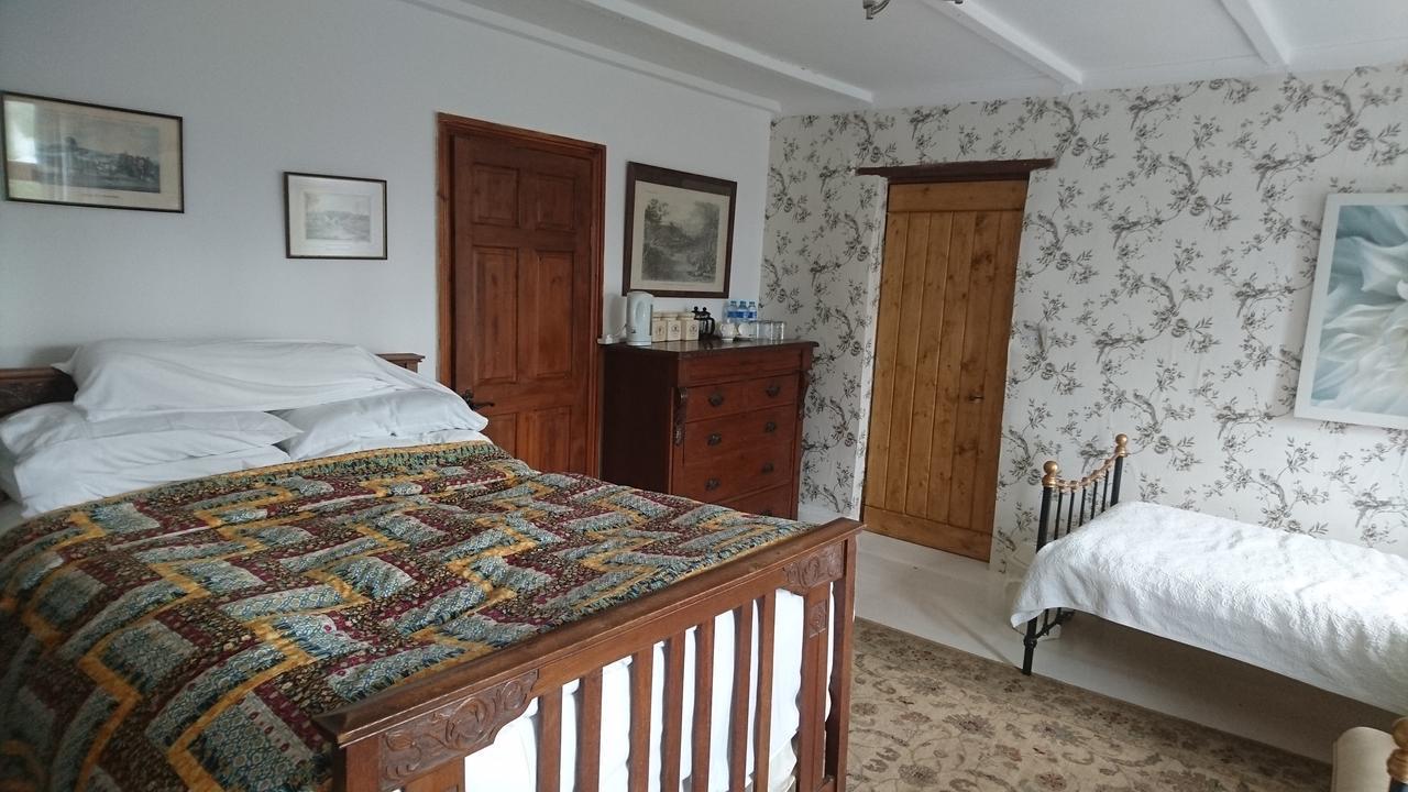 Middle Mill Bed and Breakfast Kidwelly Exteriör bild