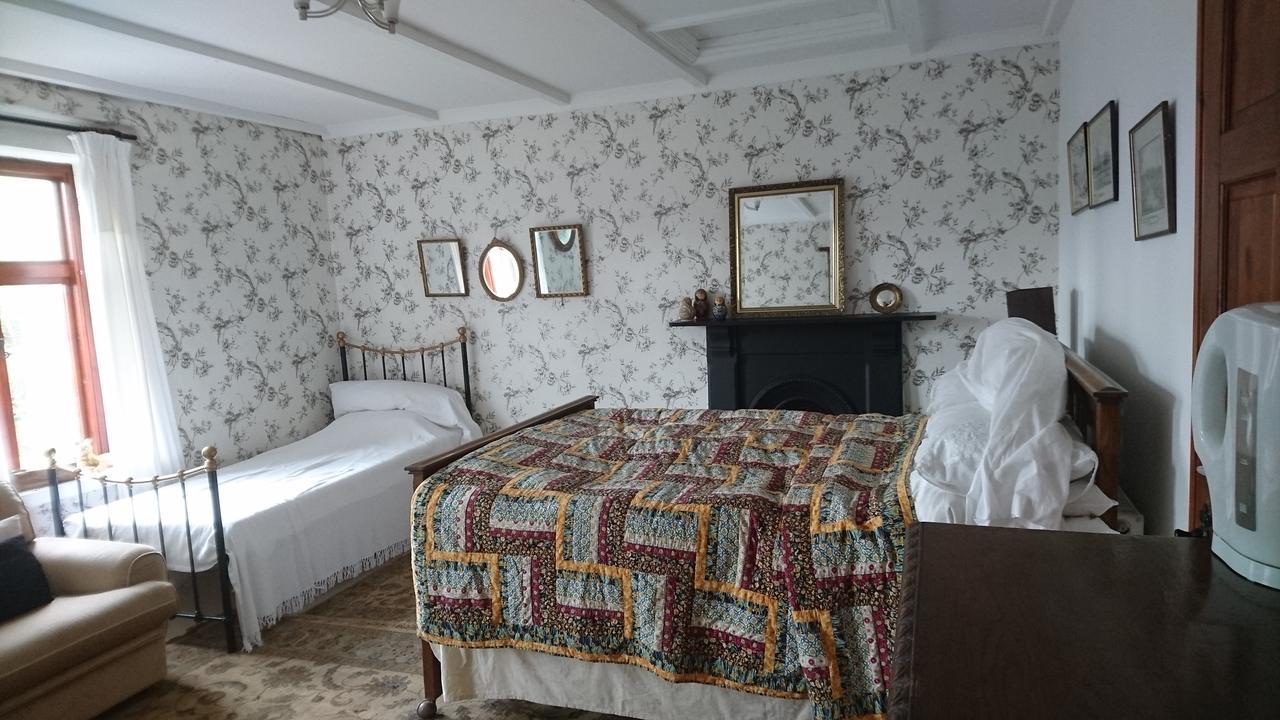 Middle Mill Bed and Breakfast Kidwelly Exteriör bild