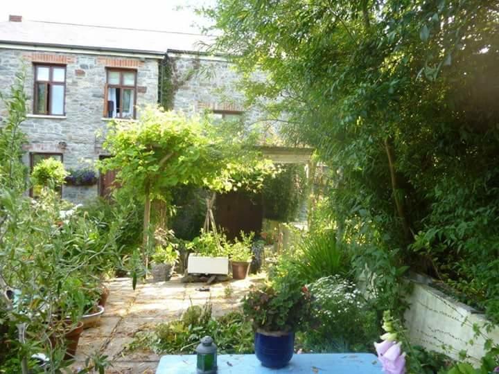 Middle Mill Bed and Breakfast Kidwelly Exteriör bild